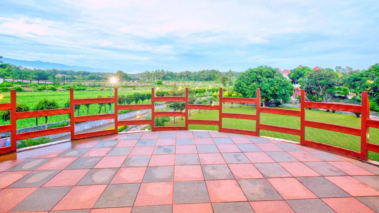 Pyramid Home Divine - A Wellness Resort Dehradun Bagian luar foto